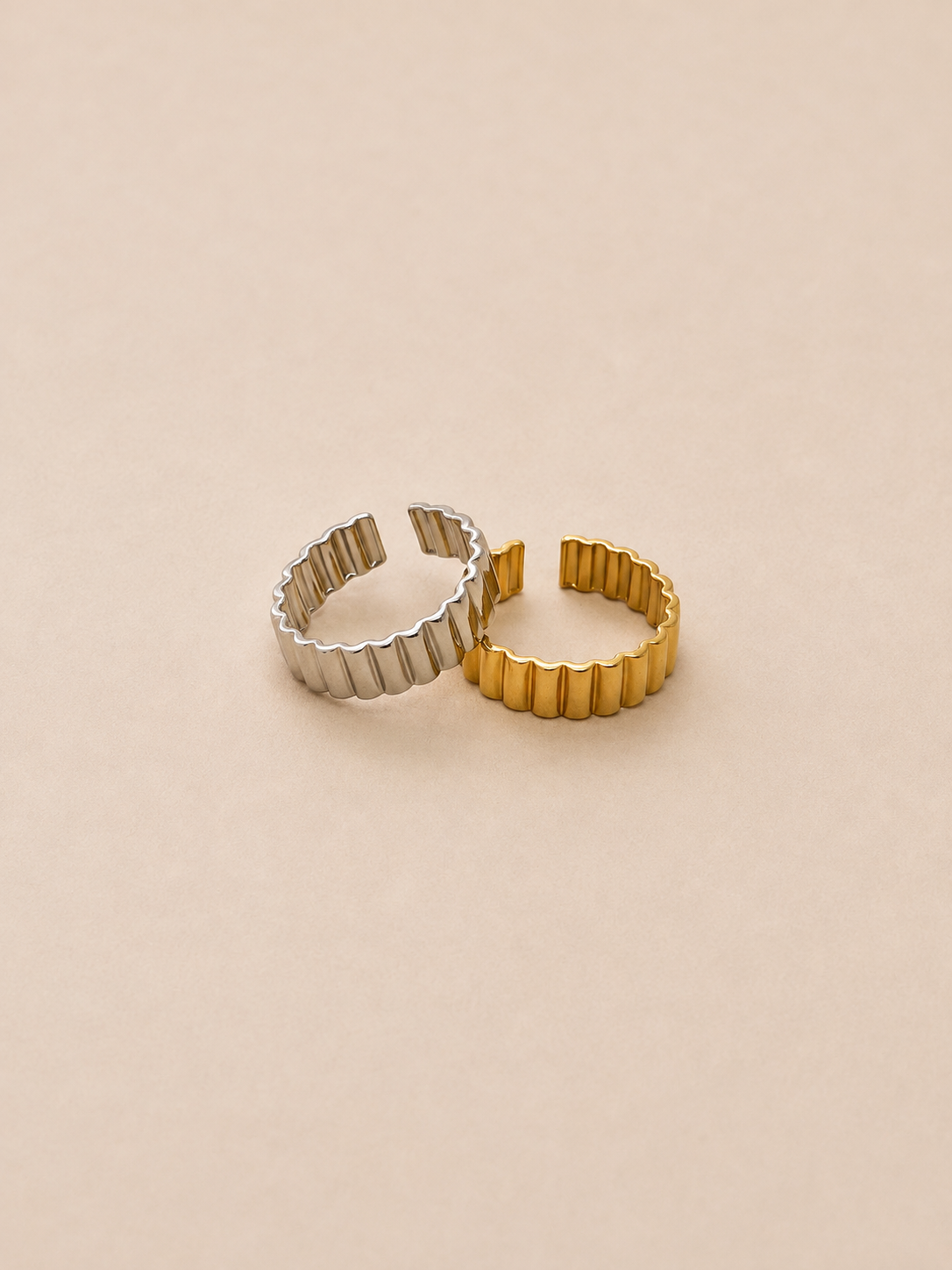 Scalloped ring